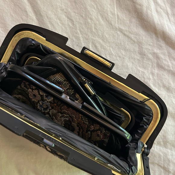 American Vintage Floral Clutch - Picture 7 of 8